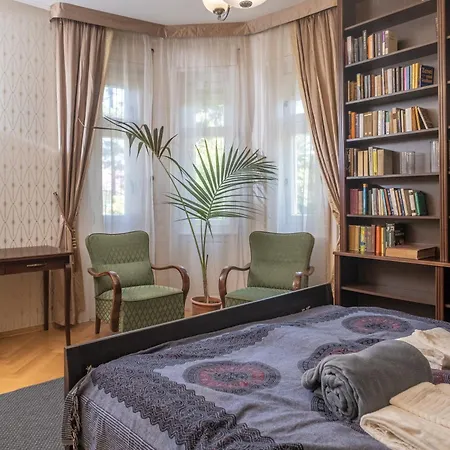 Vilă Giovanni's Airport House