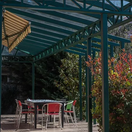 Vilă Giovanni's Airport House *